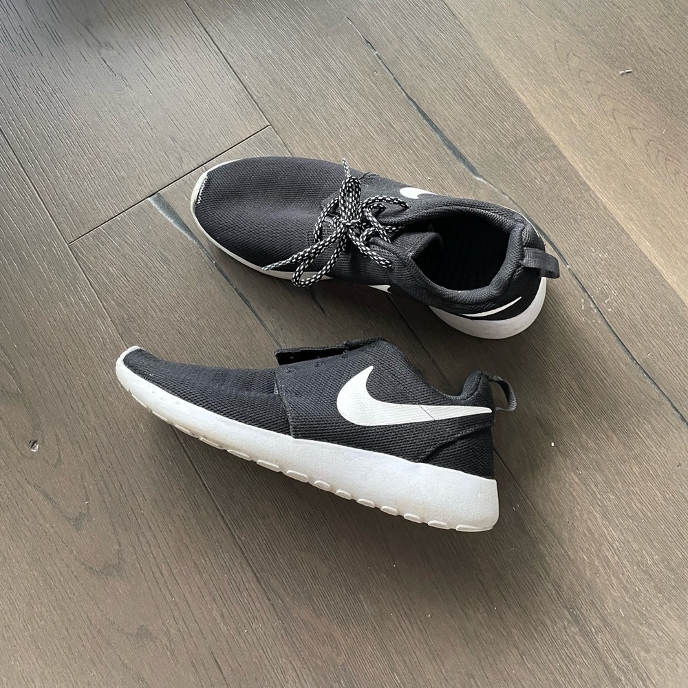 Black Nike Running Shoes